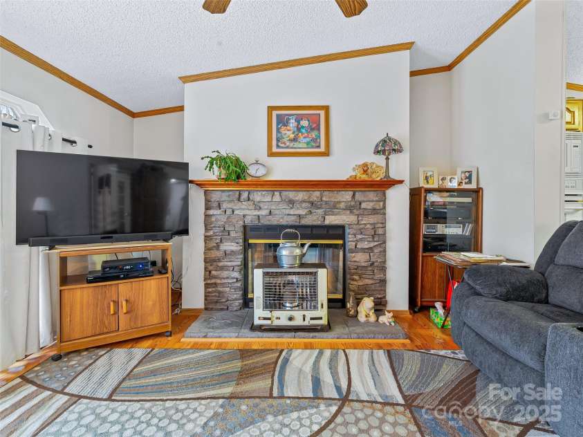 155 Maple Ridge Road, Candler, NC 28715.  MLS# CAR4331042, YatesRealty ID 2712. 