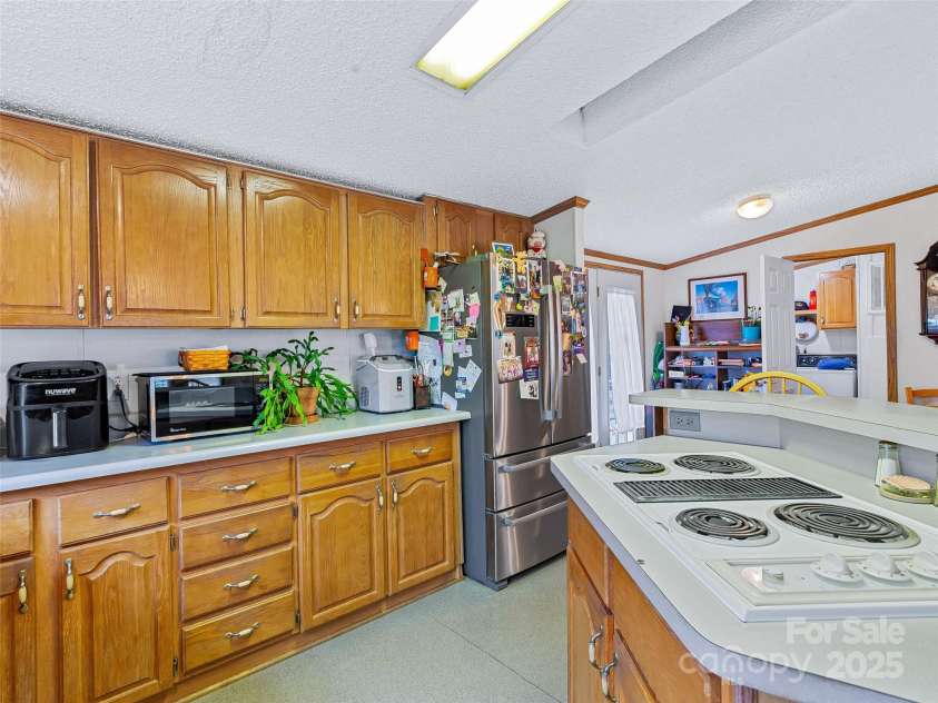 155 Maple Ridge Road, Candler, NC 28715.  MLS# CAR4331042, YatesRealty ID 2712. 