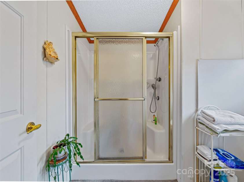 155 Maple Ridge Road, Candler, NC 28715.  MLS# CAR4331042, YatesRealty ID 2712. 