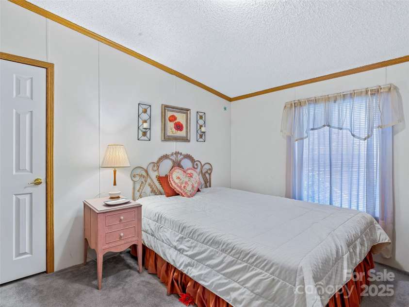 155 Maple Ridge Road, Candler, NC 28715.  MLS# CAR4331042, YatesRealty ID 2712. 