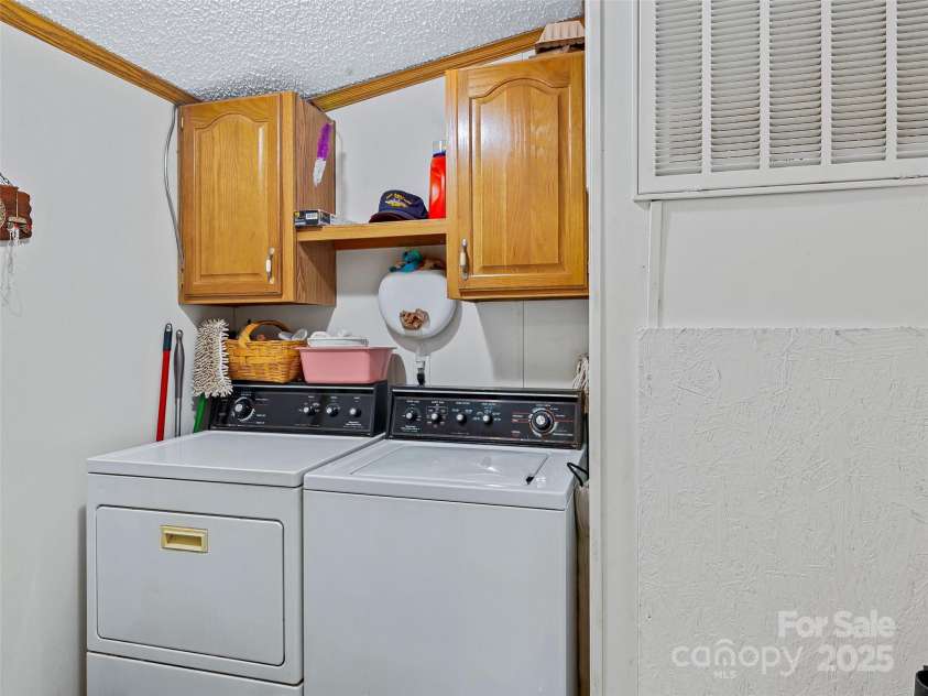 155 Maple Ridge Road, Candler, NC 28715.  MLS# CAR4331042, YatesRealty ID 2712. 