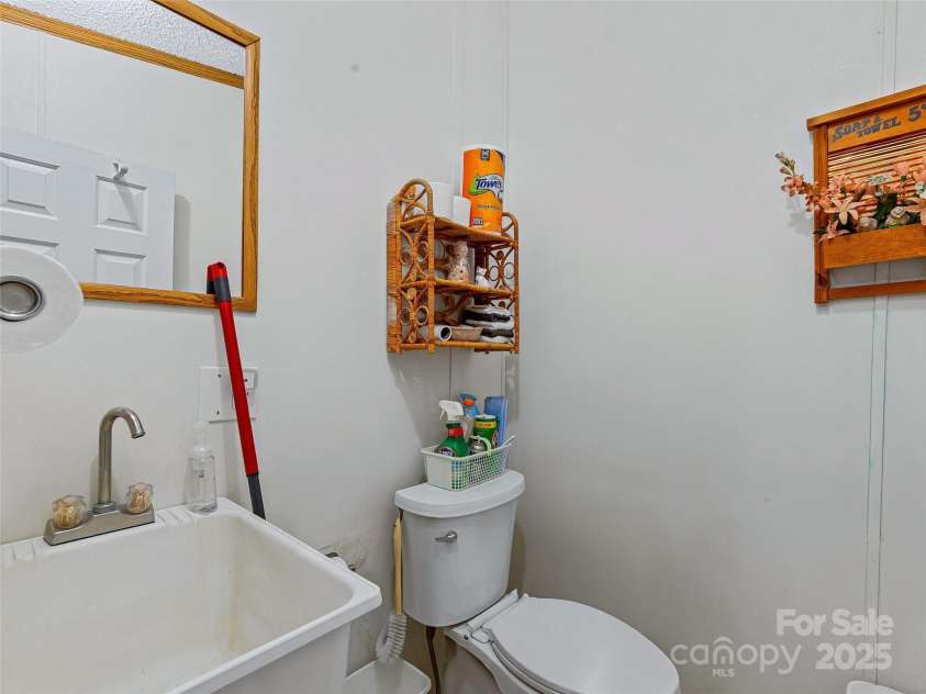 155 Maple Ridge Road, Candler, NC 28715.  MLS# CAR4331042, YatesRealty ID 2712. 