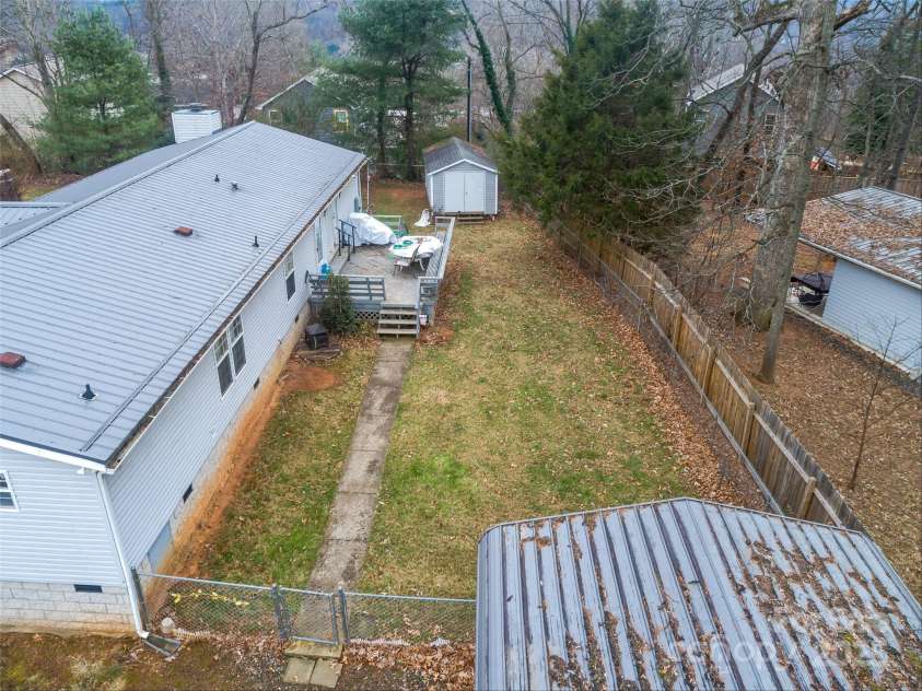 155 Maple Ridge Road, Candler, NC 28715.  MLS# CAR4331042, YatesRealty ID 2712. 