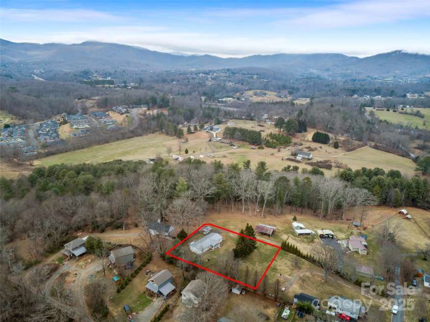 155 Maple Ridge Road, Candler, NC 28715.  MLS# CAR4331042, YatesRealty ID 2712. 