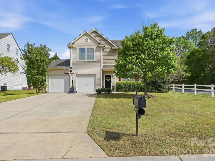 5000 Brodie Lane, Fort Mill, SC 29707.  MLS# CAR4362605, YatesRealty ID 27120. 