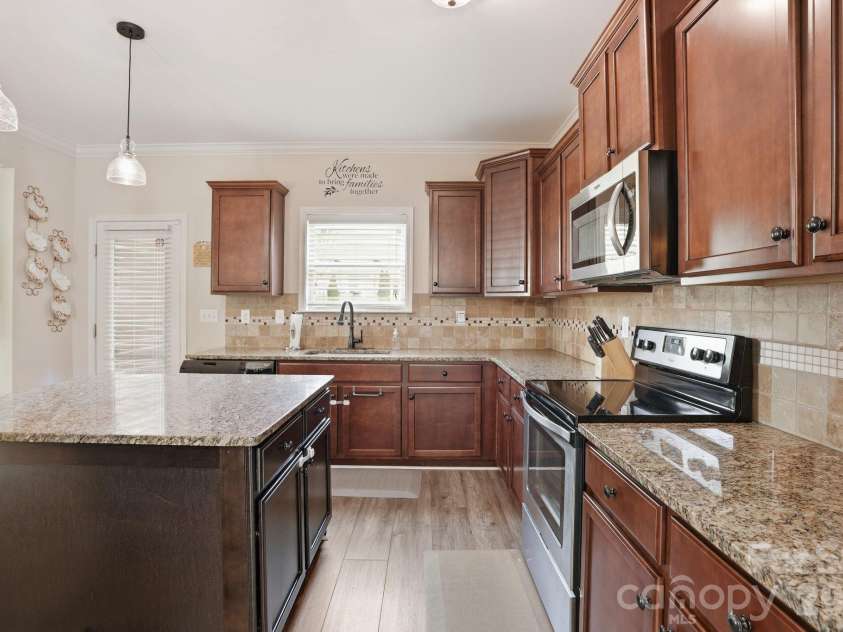 5000 Brodie Lane, Fort Mill, SC 29707.  MLS# CAR4362605, YatesRealty ID 27120. 