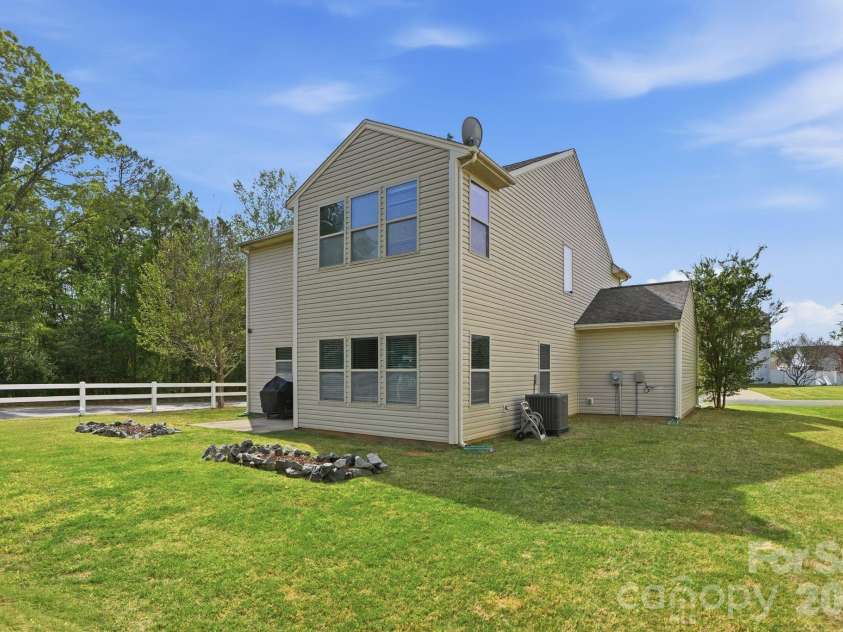 5000 Brodie Lane, Fort Mill, SC 29707.  MLS# CAR4362605, YatesRealty ID 27120. 