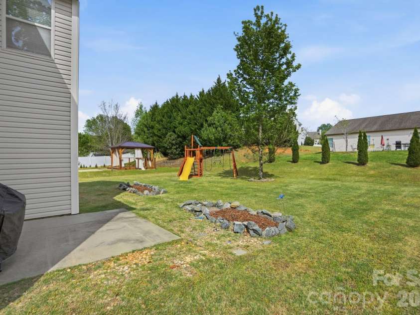 5000 Brodie Lane, Fort Mill, SC 29707.  MLS# CAR4362605, YatesRealty ID 27120. 