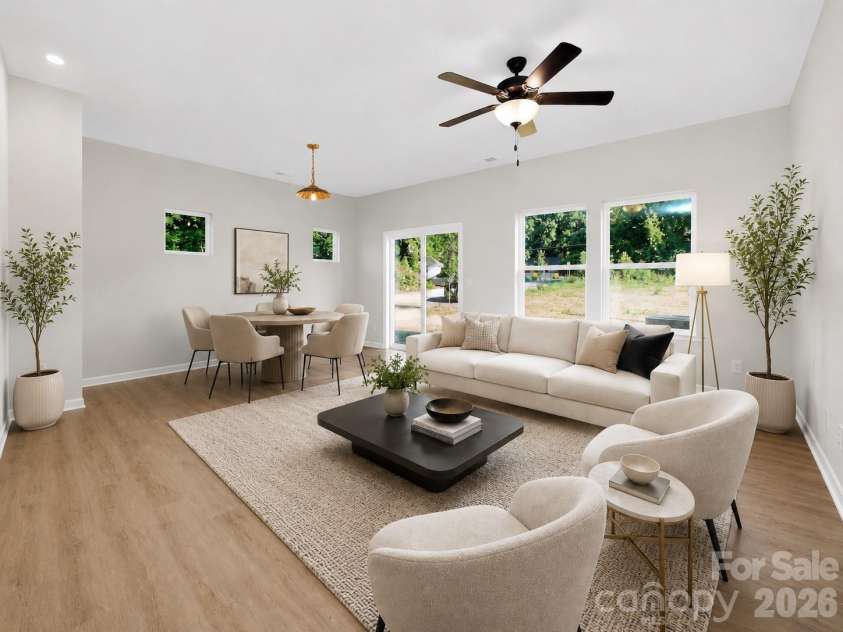 337 Hoskins Road, Charlotte, NC 28216.  MLS# CAR4380959, YatesRealty ID 27122. 
