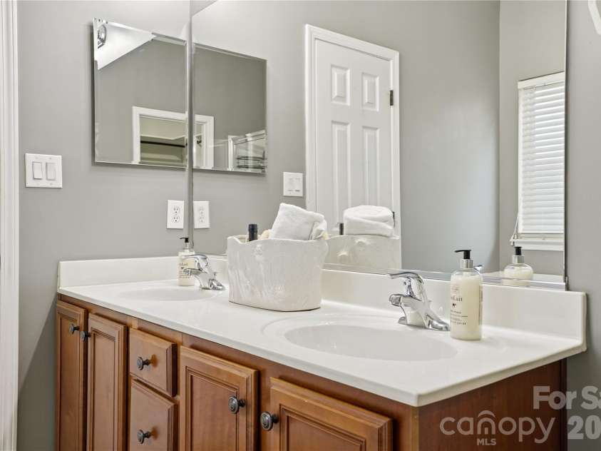 1016 Reigate Road, Charlotte, NC 28262.  MLS# CAR4385914, YatesRealty ID 27123. 