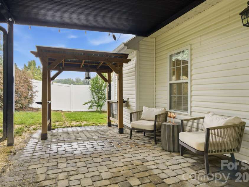1016 Reigate Road, Charlotte, NC 28262.  MLS# CAR4385914, YatesRealty ID 27123. 