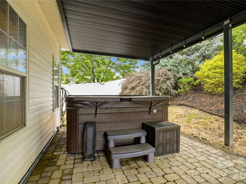1016 Reigate Road, Charlotte, NC 28262.  MLS# CAR4385914, YatesRealty ID 27123. 