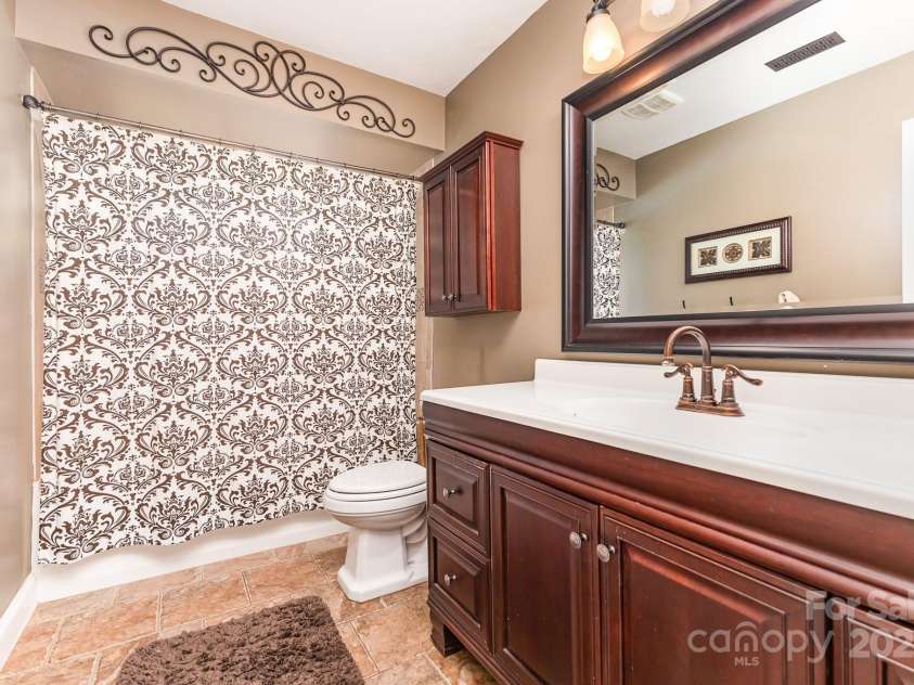 2505 Mountain Folk Lane, Waxhaw, NC 28173.  MLS# CAR4268986, YatesRealty ID 27123. Full Bath