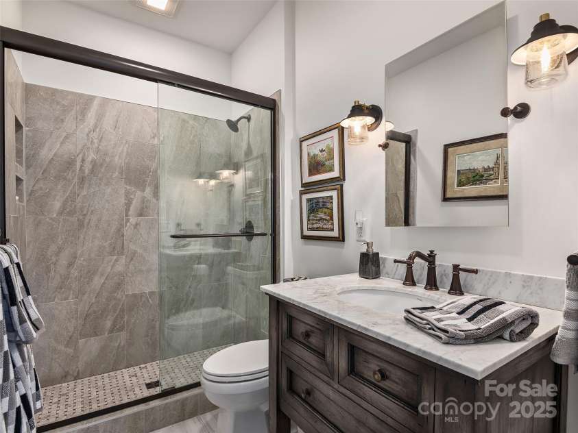 332 Summerset Drive, Hendersonville, NC 28792.  MLS# CAR4275033, YatesRealty ID 27124. Full Bath Main Level