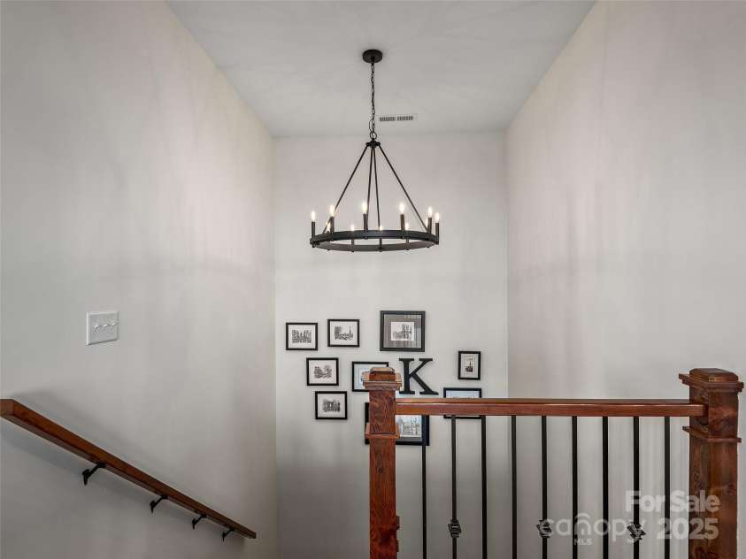 332 Summerset Drive, Hendersonville, NC 28792.  MLS# CAR4275033, YatesRealty ID 27124. Steal Away To The Lovely Daylight Lower Level