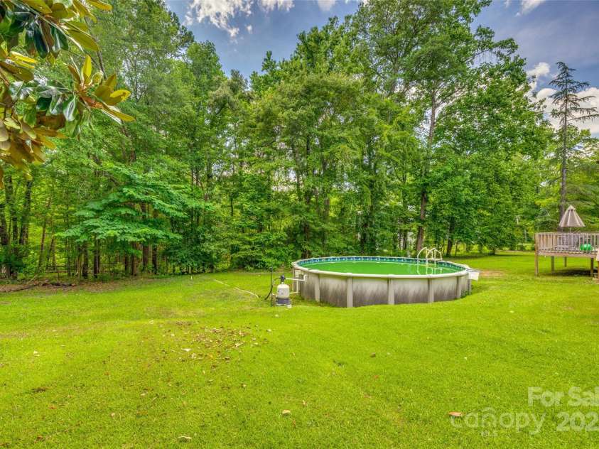10435 Silver Mine Road, Fort Mill, SC 29707.  MLS# CAR4275041, YatesRealty ID 27125. LOTS OF ROOM TO PLAY