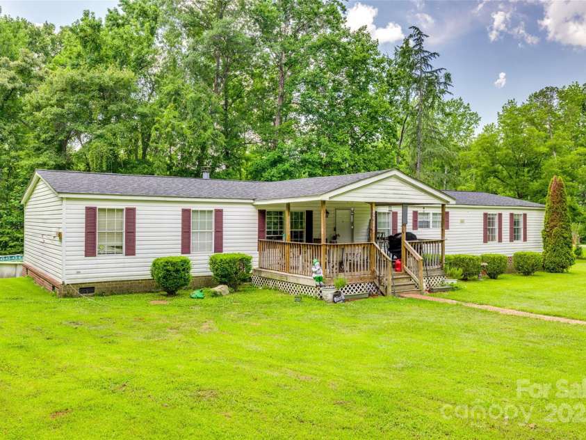 10435 Silver Mine Road, Fort Mill, SC 29707.  MLS# CAR4275041, YatesRealty ID 27125. NICE LEVEL LOT