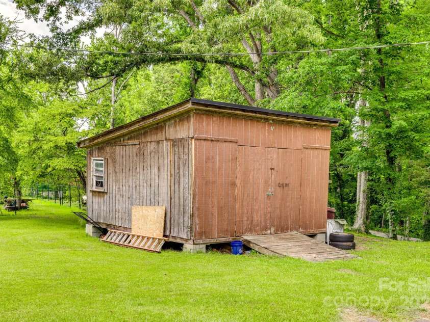 10435 Silver Mine Road, Fort Mill, SC 29707.  MLS# CAR4275041, YatesRealty ID 27125. STORAGE SHED