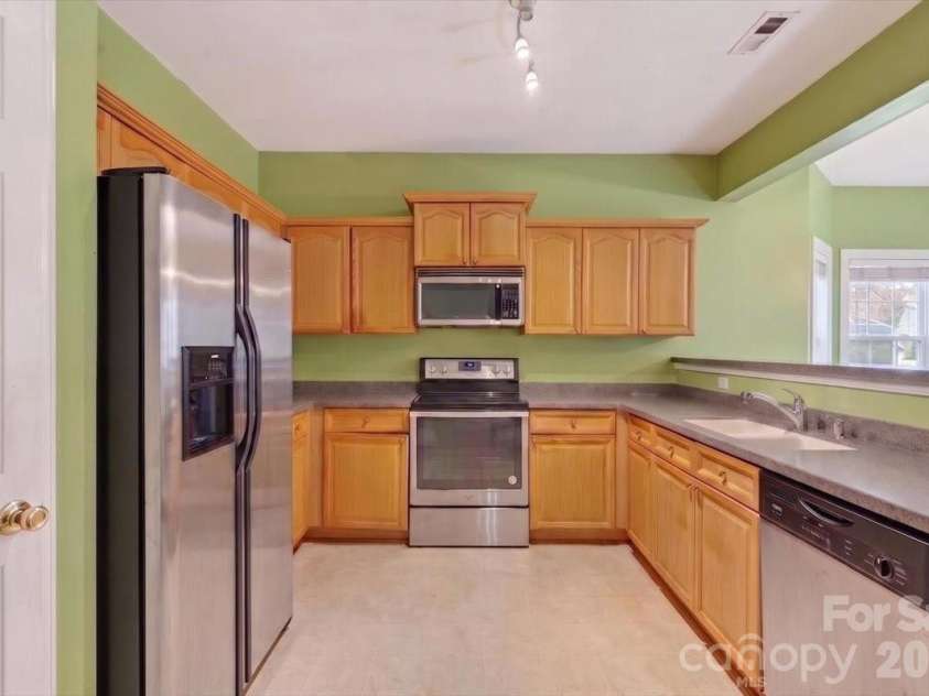 5927 Pisgah Way, Charlotte, NC 28217.  MLS# CAR4388614, YatesRealty ID 27125. 