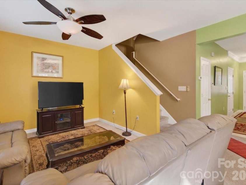 5927 Pisgah Way, Charlotte, NC 28217.  MLS# CAR4388614, YatesRealty ID 27125. 