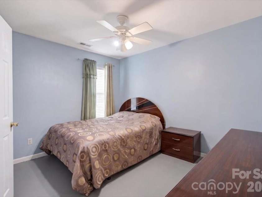 5927 Pisgah Way, Charlotte, NC 28217.  MLS# CAR4388614, YatesRealty ID 27125. 