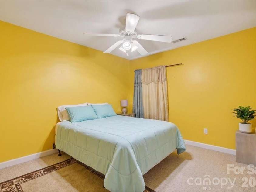 5927 Pisgah Way, Charlotte, NC 28217.  MLS# CAR4388614, YatesRealty ID 27125. 