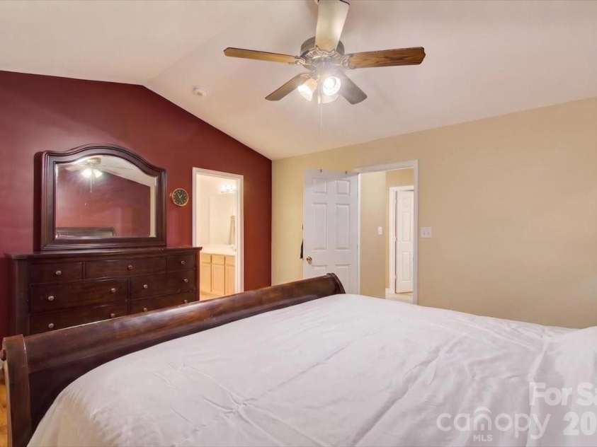 5927 Pisgah Way, Charlotte, NC 28217.  MLS# CAR4388614, YatesRealty ID 27125. 