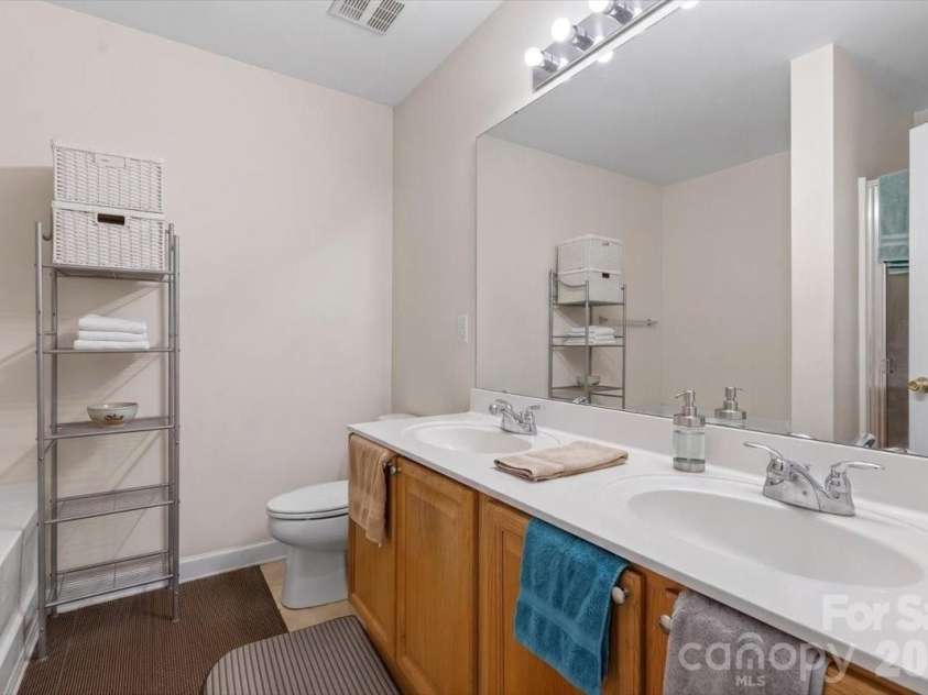 5927 Pisgah Way, Charlotte, NC 28217.  MLS# CAR4388614, YatesRealty ID 27125. 