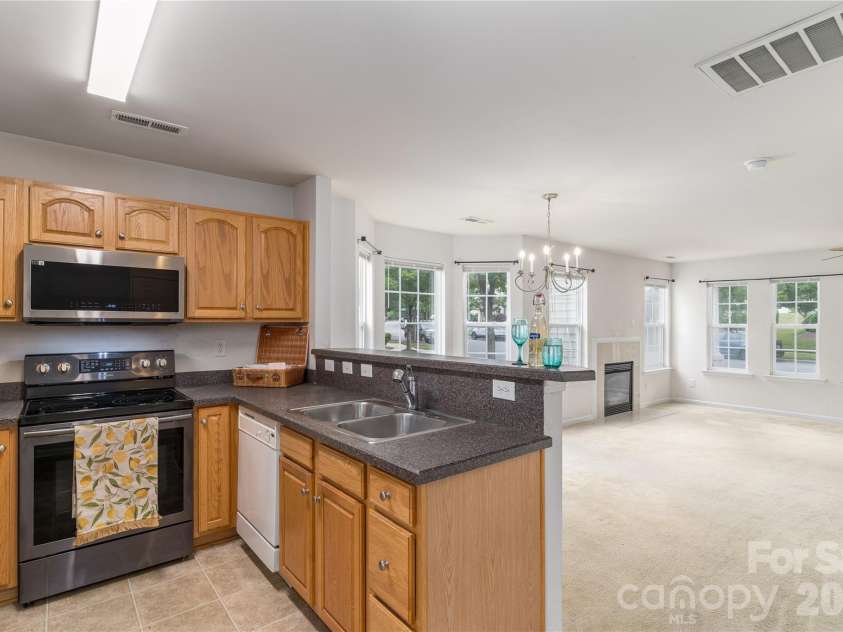 10553 Trolley Run Drive, Cornelius, NC 28031.  MLS# CAR4398318, YatesRealty ID 27126. 