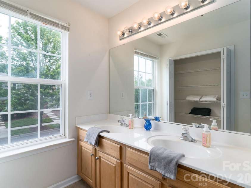 10553 Trolley Run Drive, Cornelius, NC 28031.  MLS# CAR4398318, YatesRealty ID 27126. 