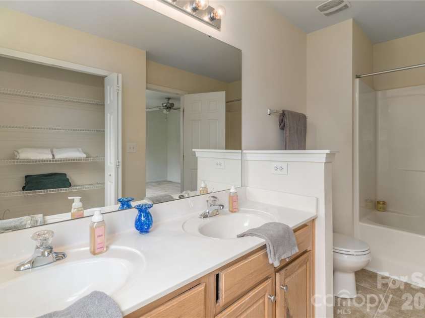 10553 Trolley Run Drive, Cornelius, NC 28031.  MLS# CAR4398318, YatesRealty ID 27126. 