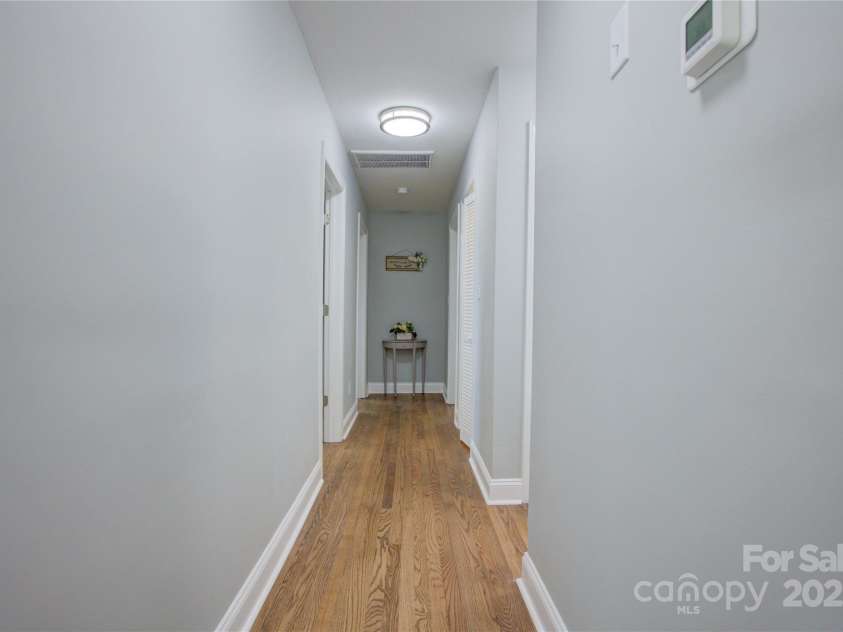 8607 Larchmont Circle, Charlotte, NC 28214.  MLS# CAR4265782, YatesRealty ID 27126. 