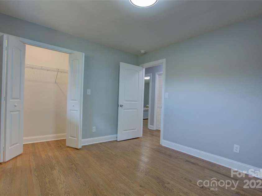 8607 Larchmont Circle, Charlotte, NC 28214.  MLS# CAR4265782, YatesRealty ID 27126. 