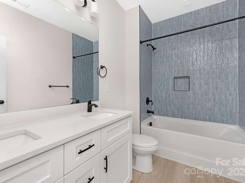 6117 Grove Park Boulevard, Charlotte, NC 28215.  MLS# CAR4201200, YatesRealty ID 27127. 