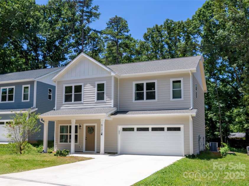 6117 Grove Park Boulevard, Charlotte, NC 28215.  MLS# CAR4201200, YatesRealty ID 27127. 