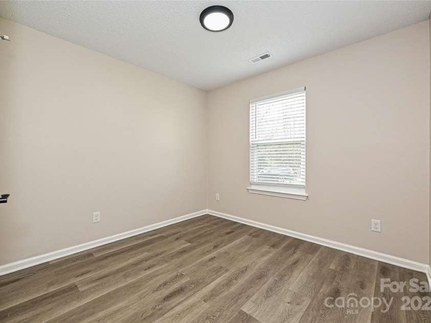 3133 Amay James Avenue, Charlotte, NC 28208.  MLS# CAR4321740, YatesRealty ID 27128. 