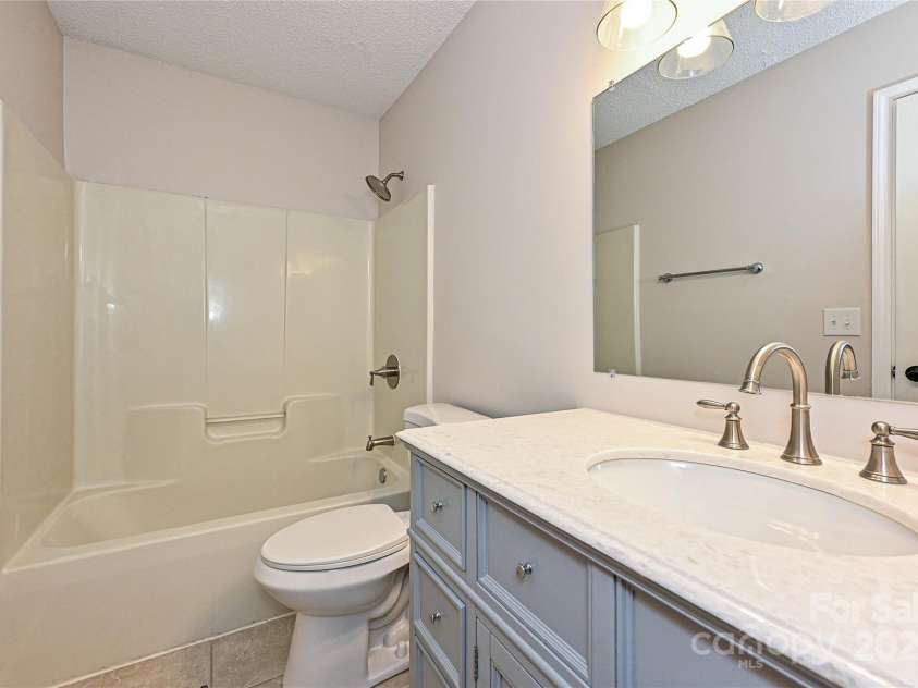 3133 Amay James Avenue, Charlotte, NC 28208.  MLS# CAR4321740, YatesRealty ID 27128. 