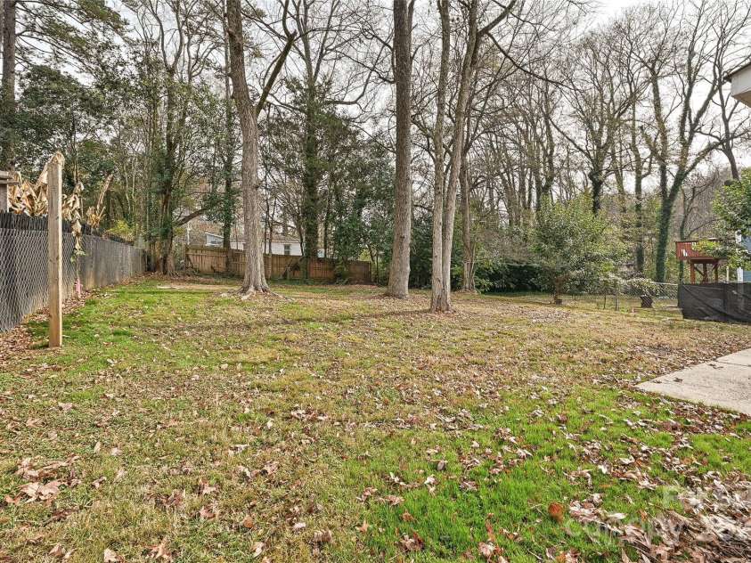 3133 Amay James Avenue, Charlotte, NC 28208.  MLS# CAR4321740, YatesRealty ID 27128. 