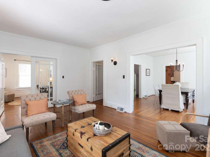 428 Walnut Avenue, Charlotte, NC 28208.  MLS# CAR4282727, YatesRealty ID 27128. 