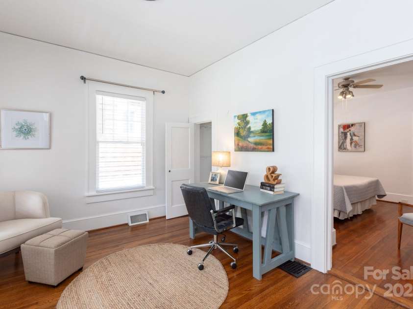 428 Walnut Avenue, Charlotte, NC 28208.  MLS# CAR4282727, YatesRealty ID 27128. 