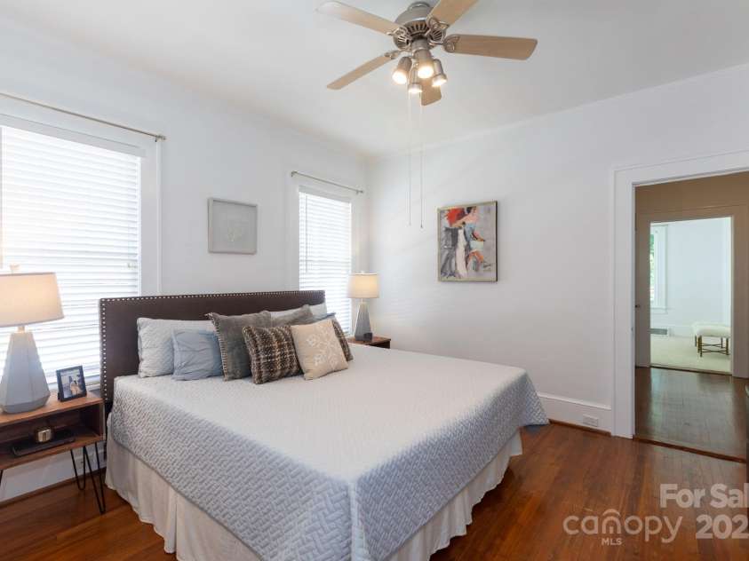 428 Walnut Avenue, Charlotte, NC 28208.  MLS# CAR4282727, YatesRealty ID 27128. 