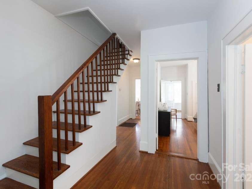 428 Walnut Avenue, Charlotte, NC 28208.  MLS# CAR4282727, YatesRealty ID 27128. 