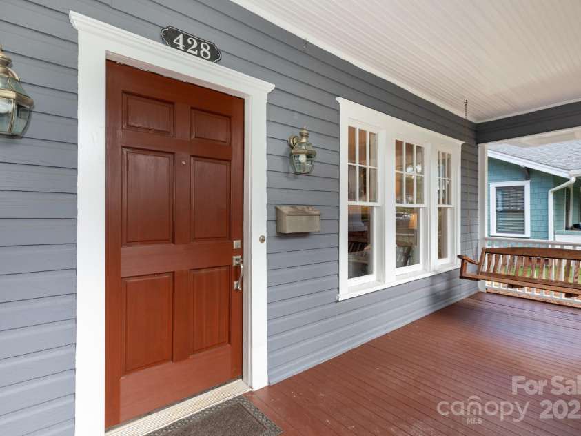 428 Walnut Avenue, Charlotte, NC 28208.  MLS# CAR4282727, YatesRealty ID 27128. 