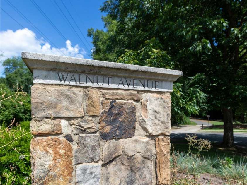 428 Walnut Avenue, Charlotte, NC 28208.  MLS# CAR4282727, YatesRealty ID 27128. 