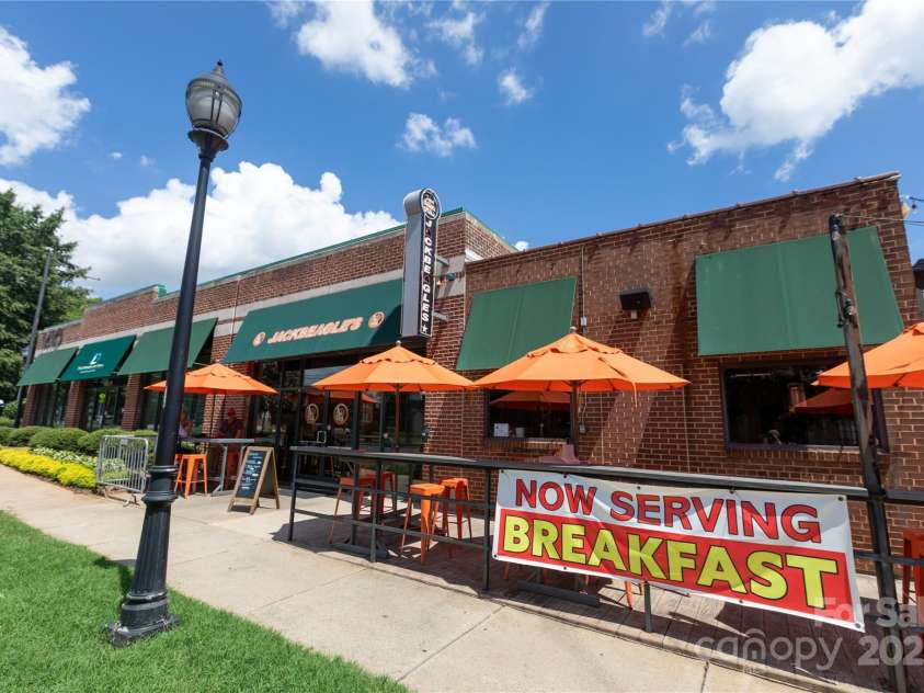 428 Walnut Avenue, Charlotte, NC 28208.  MLS# CAR4282727, YatesRealty ID 27128. 