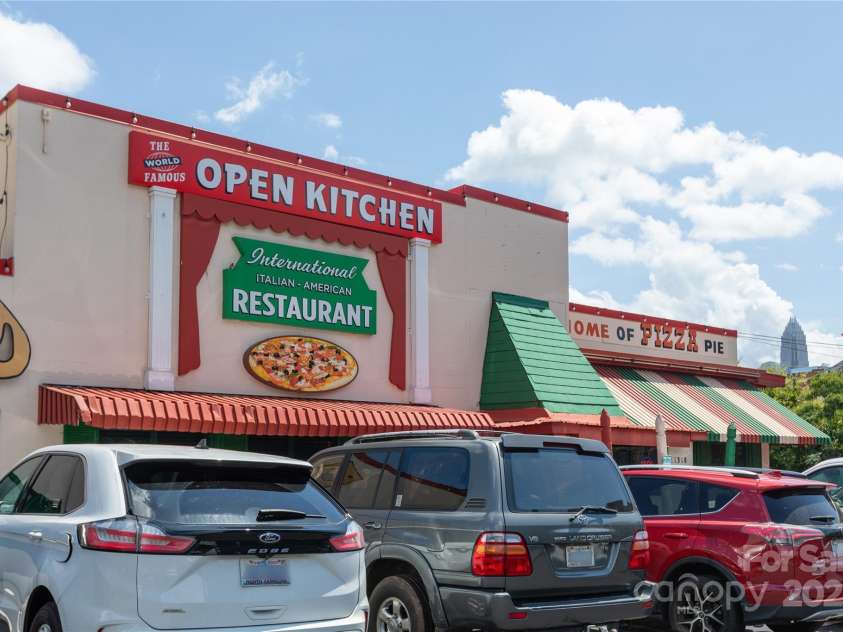 428 Walnut Avenue, Charlotte, NC 28208.  MLS# CAR4282727, YatesRealty ID 27128. 