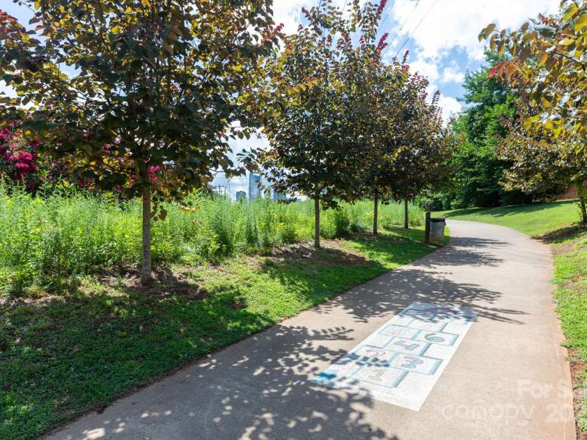 428 Walnut Avenue, Charlotte, NC 28208.  MLS# CAR4282727, YatesRealty ID 27128. 