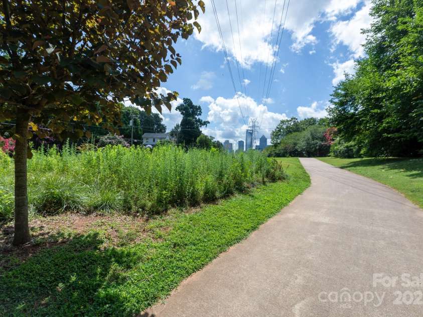 428 Walnut Avenue, Charlotte, NC 28208.  MLS# CAR4282727, YatesRealty ID 27128. 