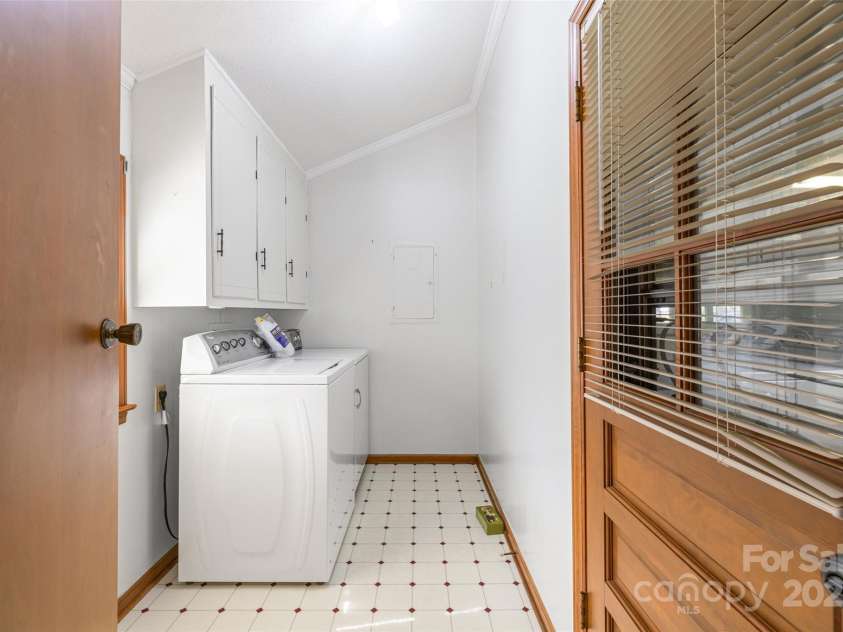 4002 Stillwater Court, York, SC 29745.  MLS# CAR4281765, YatesRealty ID 27129. 