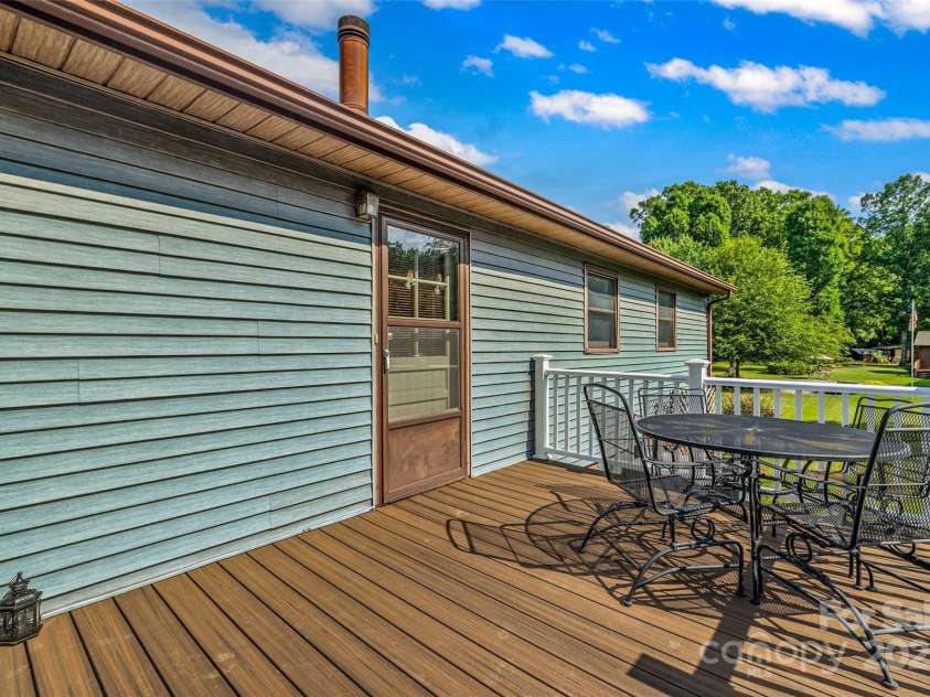 4002 Stillwater Court, York, SC 29745.  MLS# CAR4281765, YatesRealty ID 27129. 